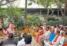 ప్రజలు ఇబ్బందులు పడుతుంటే ప్రభుత్వం ఉత్సవాలు జరపడం సబబు కాదు: రవికుమార్ యాదవ్