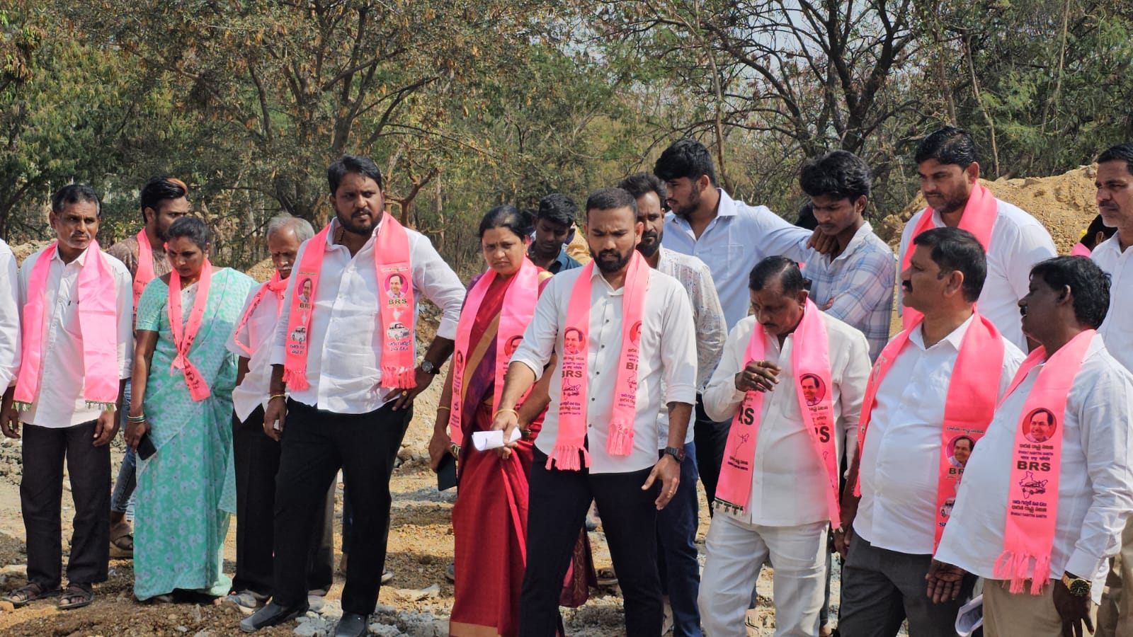 Navatha Reddy మైనారిటీ హాలా.. మల్టీపర్పస్ హాలా? : బీఆర్ఎస్ నేత బొబ్బ నవతా రెడ్డి