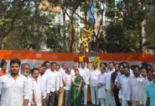 మహాత్మా గాంధీకి నాయకుల ఘన నివాళులు