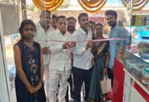 స్టార్ మెడికల్ & జనరల్ స్టోర్ ను ప్రారంభించిన కార్పొరేటర్ హమీద్ పటేల్