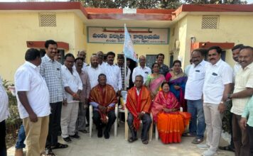 పీఆర్టీయూ జెండా ఆవిష్కరణ