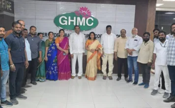 మేయర్, డిప్యూటీ మేయర్లకు ఆరెకపూడి గాంధీ అభినందనలు