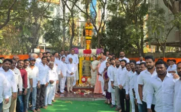 చందానగర్ గాంధీ విగ్రహం పీజేఆర్ స్టేడియంలో పునఃప్రతిష్ట