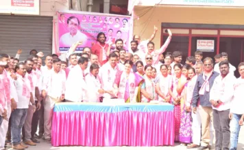 వివేకానంద నగర్ డివిజన్లో ఘనంగా కేసీఆర్ జన్మదిన వేడుకలు