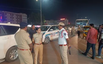 మియాపూర్ ఎక్స్ రోడ్డును సందర్శించిన ట్రాఫిక్ ఉన్నతాధికారులు