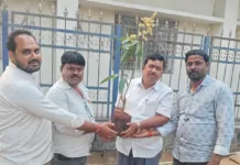 లోధా సబ్ స్టేషన్ ఆవరణలో మొక్కలు నాటిన విద్యుత్ సిబ్బంది