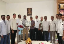 ఉప్పలపాటి శ్రీకాంత్ కి కాలనీ వాసుల అభినందనలు