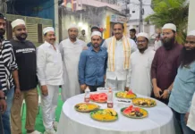 యూత్ కాలనీలో ఇఫ్తార్ విందులో పాల్గొన్న PAC చైర్మన్ ఆరెకపూడి గాంధీ