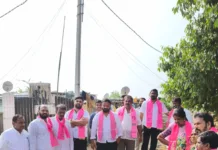 శేరిలింగంపల్లిలోని సమస్యలపై బీఆర్ఎస్ నాయకులు ఉద్యమం