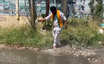 మదీనాగూడ హుడా కాలనీలో రోడ్డు గుంతలతో ప్రజలకు ఇబ్బందులు