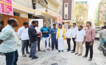 సీసీ రోడ్డు నిర్మాణ పనులను పరిశీలించిన రాగం నాగేందర్ యాదవ్