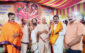 హుడా ట్రేడ్ సెంటర్లో ఘనంగా మహా కుంభాభిషేకం