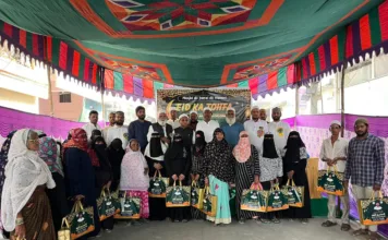 ఆనంద్ నగర్ కాలనీలో రంజాన్ దుస్తుల పంపిణీ