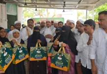 మియాపూర్ డివిజన్ పరిధిలో రంజాన్ దుస్తుల పంపిణీ