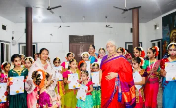 శ్రీ ధర్మపురి క్షేత్రంలో అలరించిన నృత్య ప్రదర్శనలు