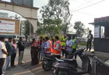 మైత్రినగర్లో సైబరాబాద్ మున్సిపల్ కమిషనర్ పర్యటన