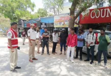 ద్విచక్ర వాహనదారులు తప్పనిసరిగా హెల్మెట్ ధరించాలి: ట్రాఫిక్ ఇన్స్పెక్టర్ ఆర్. విద్యా సాగర్ రెడ్డి