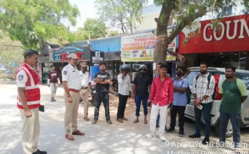 ద్విచక్ర వాహనదారులు తప్పనిసరిగా హెల్మెట్ ధరించాలి: ట్రాఫిక్ ఇన్స్పెక్టర్ ఆర్. విద్యా సాగర్ రెడ్డి