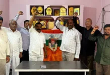 జ్యోతిరావు ఫూలే చూపిన బాటలో పేదలు నడవాలి: భేరి రామచంద్ర యాదవ్