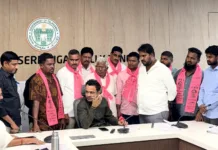 గుర్రపు డెక్కను తొలగించి ప్రజల ఆరోగ్యాన్ని కాపాడాలి: పొట్ట నరేందర్ యాదవ్