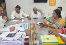 అధికారులు సమన్వయంతో కలసి పనిచేయాలి: PAC చైర్మన్ ఆరెకపూడి గాంధీ