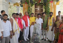 శ్రీ శ్రీ సాంబ శివ పరమేశ్వర చిన్న పెద్దమ్మ దేవాలయంలో పూజలు చేసిన PAC చైర్మన్ ఆరెకపూడి గాంధీ