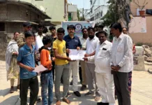 గోపీ నగర్, నెహ్రూ నగర్ బస్తీలలో బీసీ సంక్షేమ విభాగం డిప్యూటీ డైరెక్టర్ బానోత్ కేశురాం పర్యటన