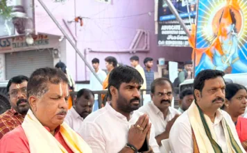 ఘనంగా శ్రీ గరుడ హనుమాన్ విగ్రహ ప్రతిష్ఠాపన