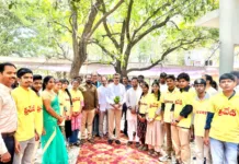 త్రివేణి హై స్కూల్ విద్యార్థులకు ఎంపీ కొండా విశ్వేశ్వర్ రెడ్డి, రవికుమార్ యాదవ్ అభినందనలు