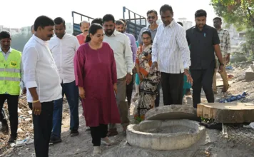 హైదర్నగర్లో కమిషనర్ సృజన వార్డు పర్యటన