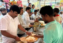 రామప్రభు ఆధ్వర్యంలో అన్నదాన కార్యక్రమం