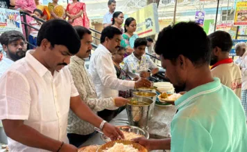 రామప్రభు ఆధ్వర్యంలో అన్నదాన కార్యక్రమం