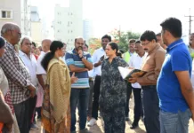 గచ్చిబౌలి వార్డులో CMC కమిషనర్ సృజన క్షేత్రస్థాయి తనిఖీలు
