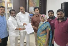 సీఎం రిలీఫ్ ఫండ్ సహాయం అందజేత