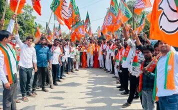 ప్రధాని మోదీ సభకు భారీగా తరలిన బీజేపీ నేతలు