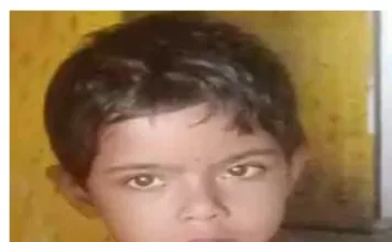 లిఫ్ట్ గ్రిల్స్ మధ్య ఇరుక్కుని బాలిక మృతి