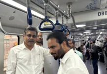 మెట్రో రైలులో ప్రయాణించిన ఎంపీ కొండా విశ్వేశ్వర్ రెడ్డి, రవికుమార్ యాదవ్