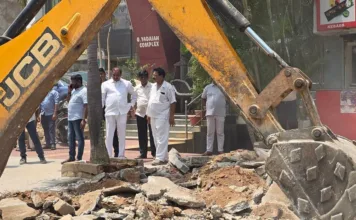 ట్రాఫిక్ రహిత నియోజకవర్గంగా శేరిలింగంపల్లిని తీర్చిదిద్దుతాం: PAC చైర్మన్ ఆరెకపూడి గాంధీ