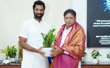 మంత్రి శ్రీధర్ బాబును కలిసిన రఘునాథ్ యాదవ్