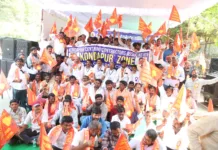 సెంట్రింగ్ కార్మికుల సమ్మె ఉధృతి.. ధర్నా చౌక్కు 200 మంది కాంట్రాక్టర్ల బైక్ ర్యాలీ..