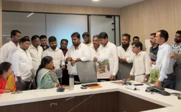 వెంకట్ రెడ్డి కాలనీలో ఓపెన్ డ్రైనేజీ దుర్వాసన.. జోనల్ కమిషనర్కు బీఆర్ఎస్ నేతల ఫిర్యాదు..