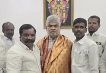 గడ్డం ప్రసాద్కు జన్మదిన శుభాకాంక్షలు తెలిపిన బేరి రామచందర్ యాదవ్