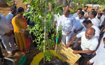 ప్రపంచ పర్యావరణ దినోత్సవం: నల్లగండ్లలో మొక్కలు నాటిన ఆరెకపూడి గాంధీ..