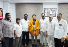 ఏసీపీ కిరణ్కుమార్ను స్వర్ణకార సంఘం నేతల శుభాకాంక్షలు