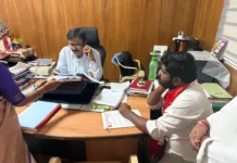 అధిక ఫీజుల దోపిడీపై డీఈవోకు ఫిర్యాదు.. ఎమ్మెన్నార్ స్కూల్పై విచారణకు ఆదేశాలు..