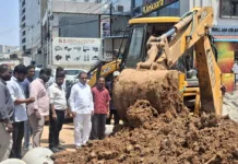 రాఘవేంద్ర నగర్లో అండర్గ్రౌండ్ డ్రైనేజీ మరమ్మత్తులు వేగవంతం