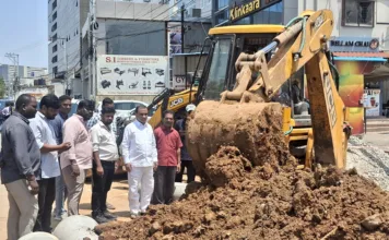 రాఘవేంద్ర నగర్లో అండర్గ్రౌండ్ డ్రైనేజీ మరమ్మత్తులు వేగవంతం