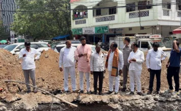 మసీద్బండలో డ్రైనేజ్ సమస్యలపై అరికెపూడి గాంధీ సమీక్ష