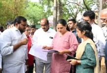సాయి బాబా నగర్లో కమిషనర్ సృజన పర్యటన.. పార్కులు, ఫుట్పాత్లు, ఓపెన్ స్పేస్లపై కీలక ఆదేశాలు