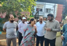 నేకునాంపూర్ వార్డులో సీఎంసీ కమిషనర్ సృజన పర్యటన